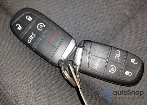 2018 Jeep Grand Cherokee Laredo E 4X4 from USA, damaged, VIN 1C4RJFAGXJC151723